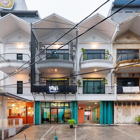 Sans Hotel Suryakencana Bogor Kültér fotó