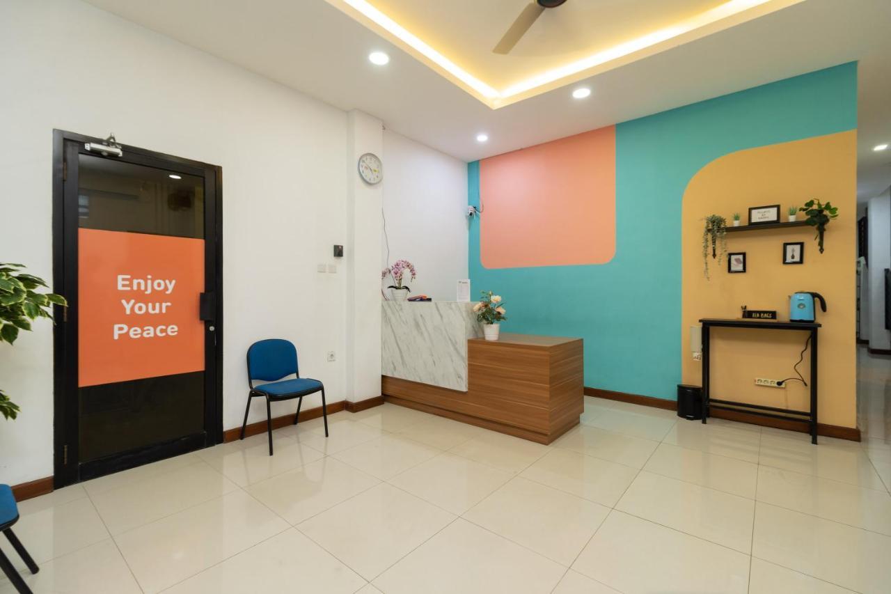 Sans Hotel Suryakencana Bogor Kültér fotó