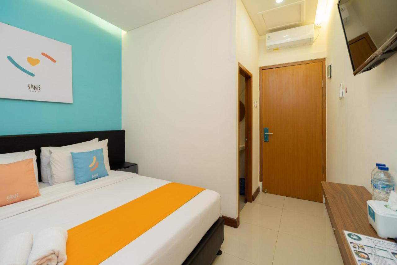 Sans Hotel Suryakencana Bogor Kültér fotó