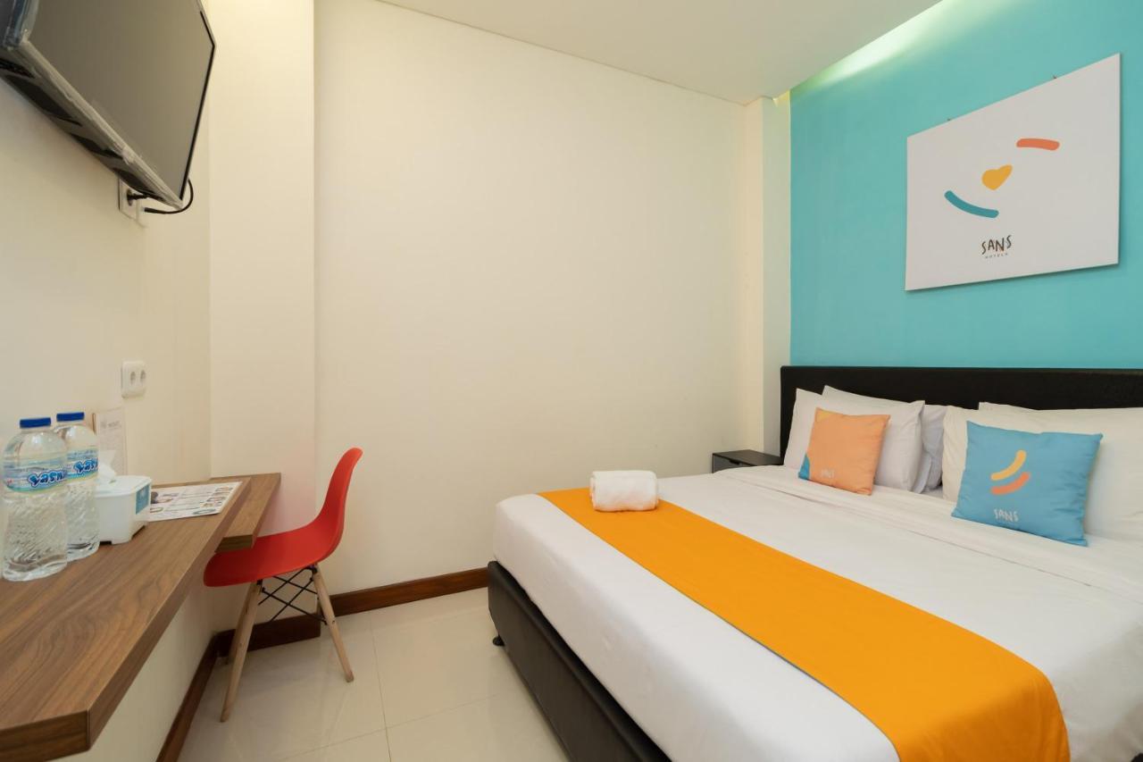 Sans Hotel Suryakencana Bogor Kültér fotó