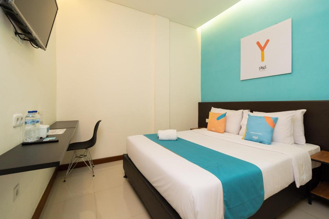 Sans Hotel Suryakencana Bogor Kültér fotó