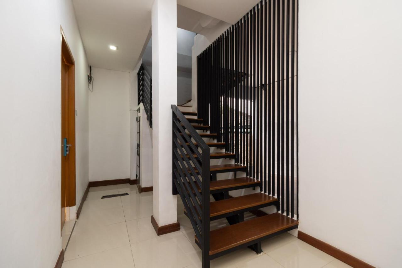 Sans Hotel Suryakencana Bogor Kültér fotó