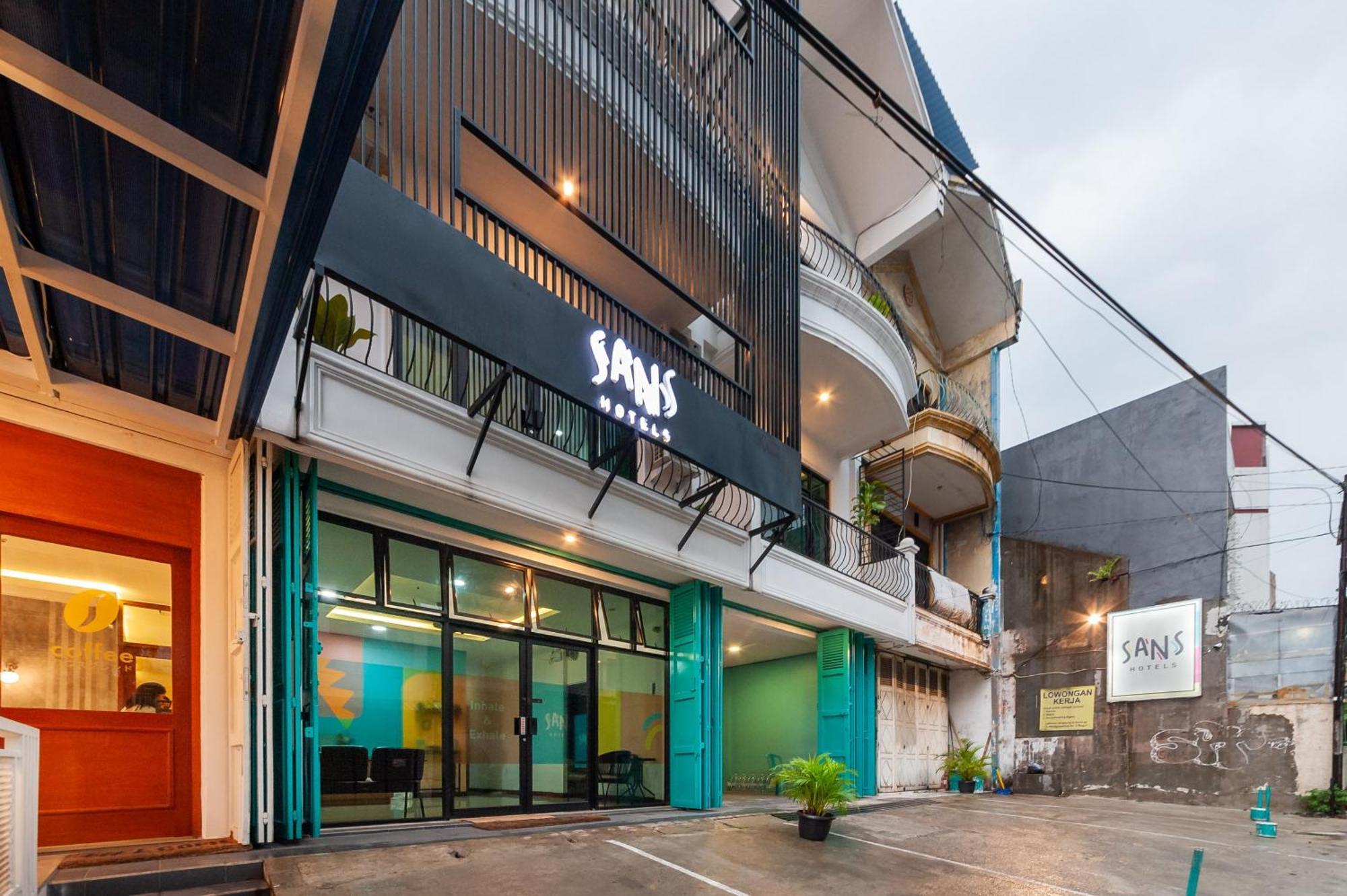 Sans Hotel Suryakencana Bogor Kültér fotó