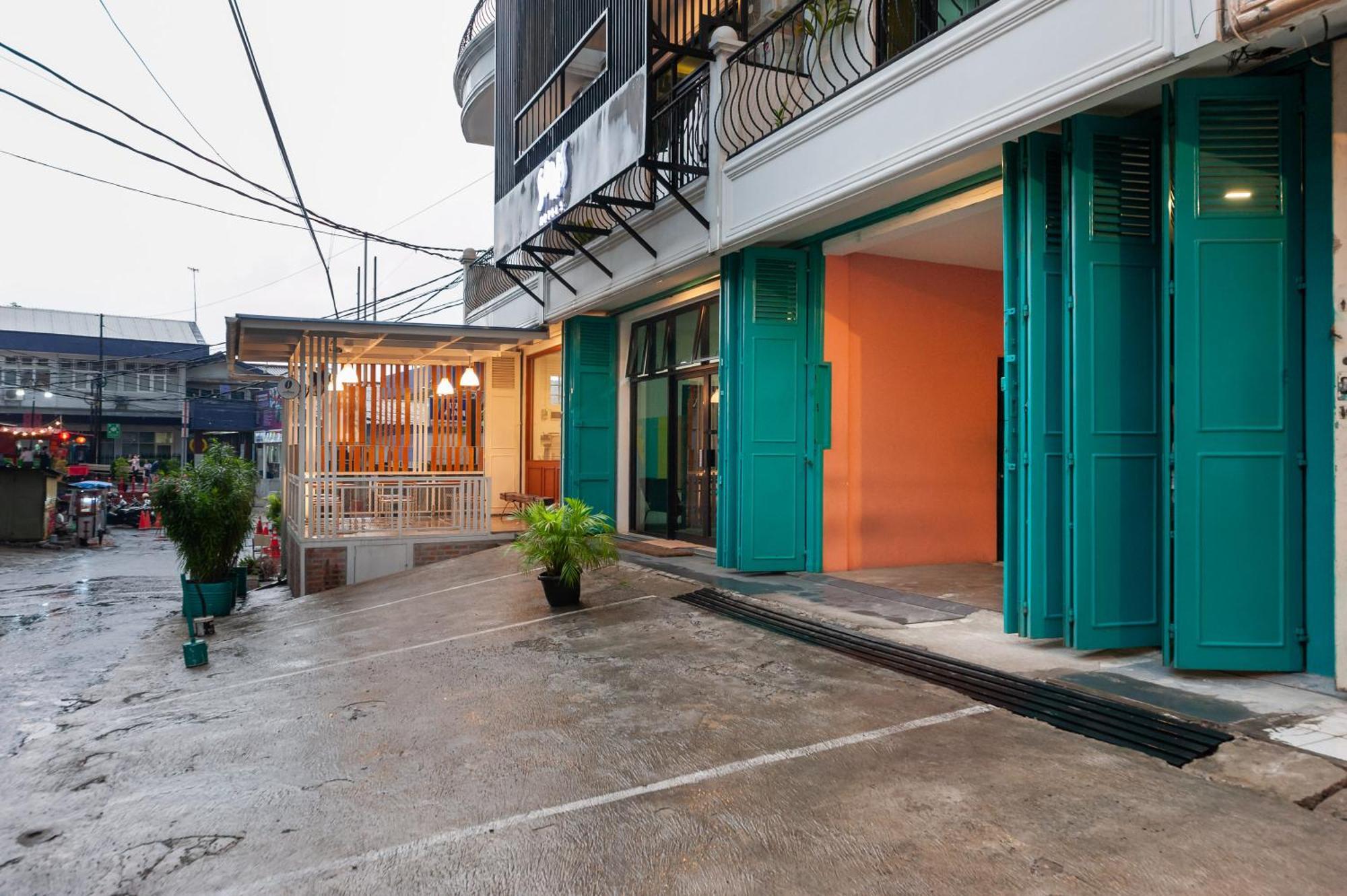 Sans Hotel Suryakencana Bogor Kültér fotó
